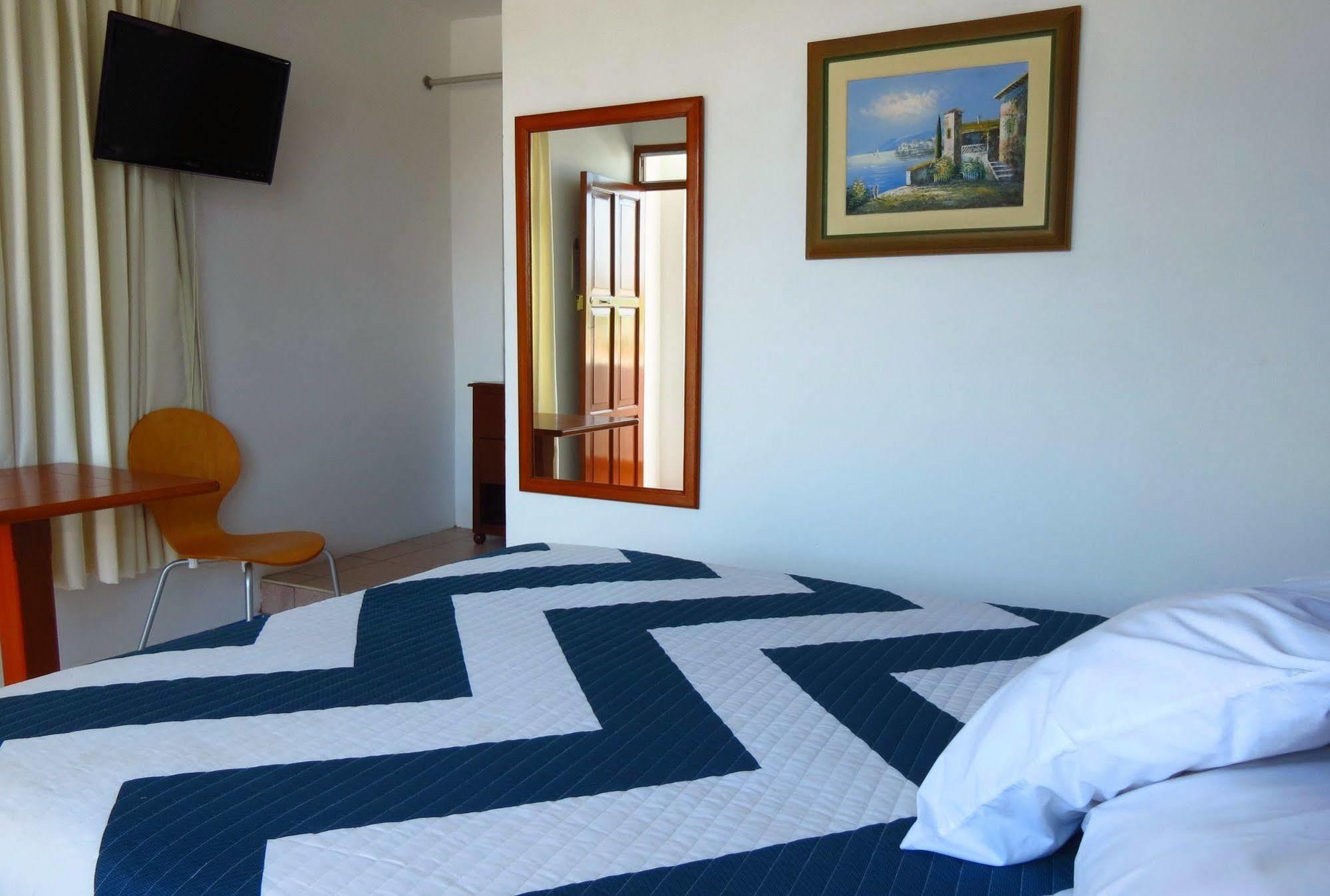 Hotel Bracamonte ฮวนชาโก ภายนอก รูปภาพ